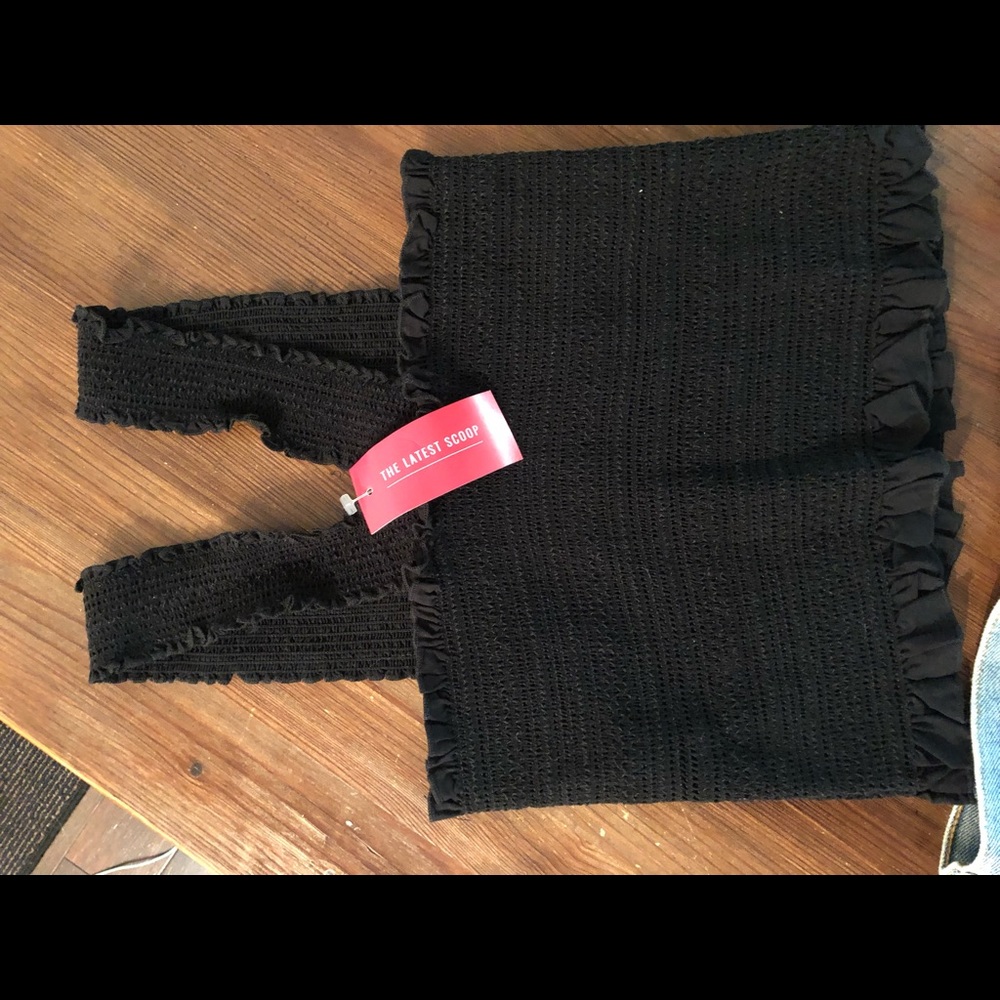 Hello Heart - Black Ruffled Crop Top - Picture 5 of 6
